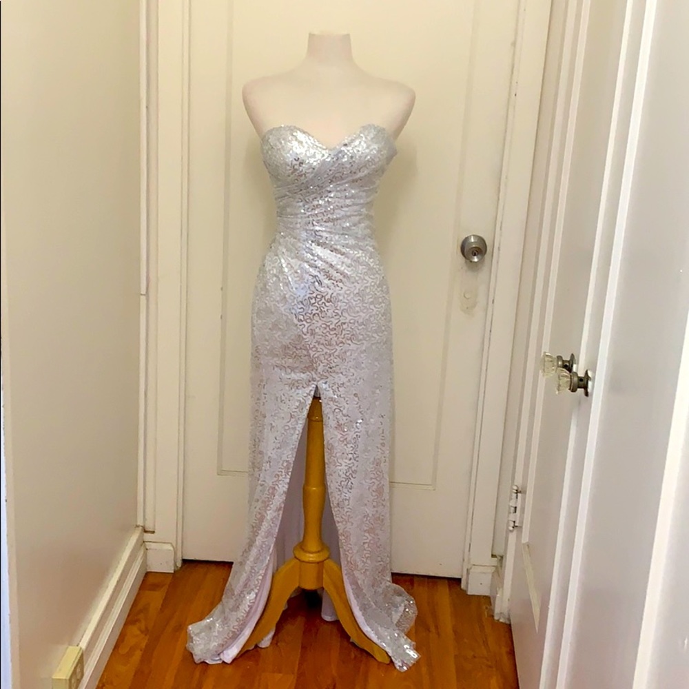 🩶 Anny Lee Sparkling Evening Gown